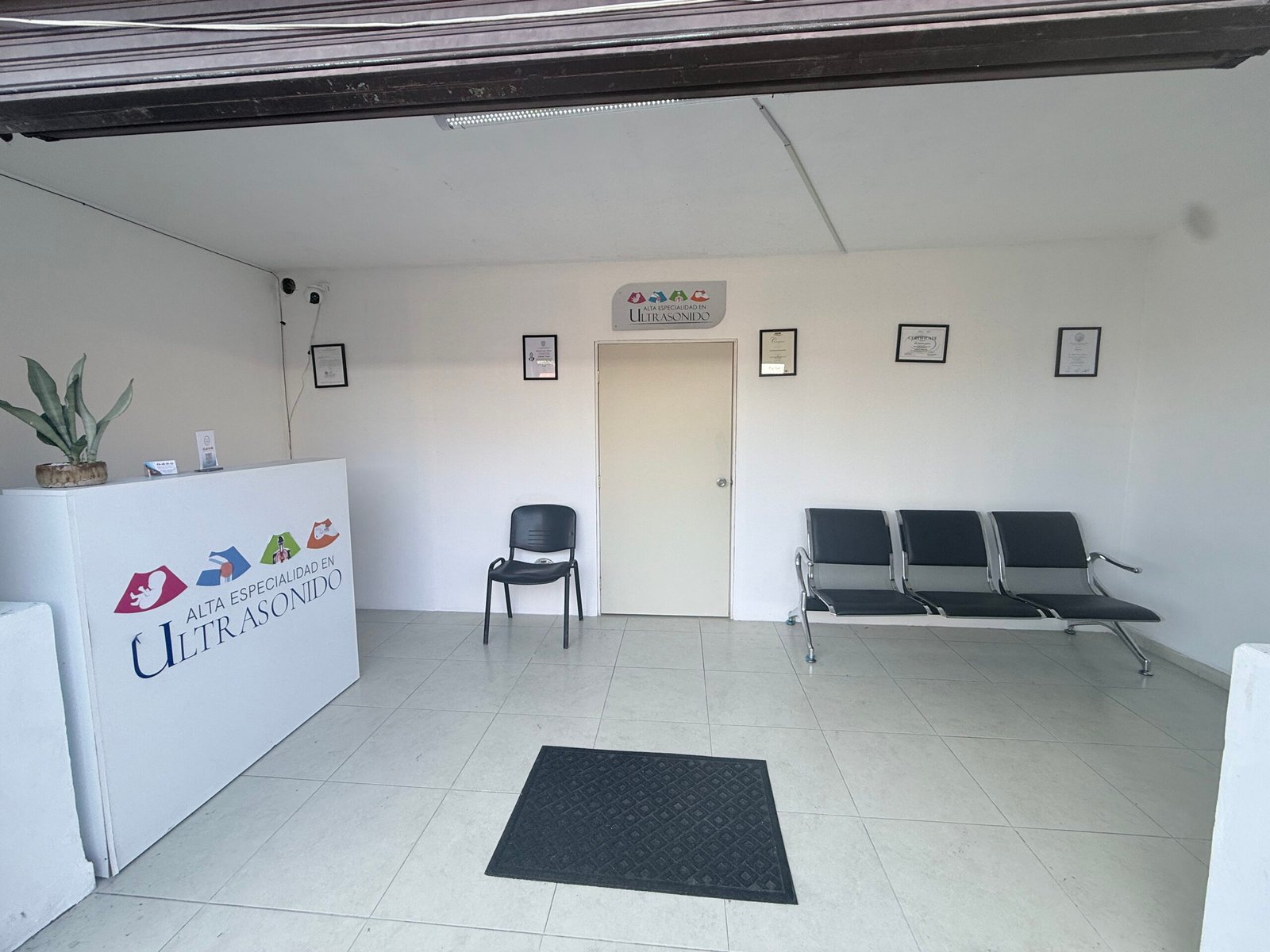 Sala de espera del centro de ultrasonido en Atlixco, Puebla